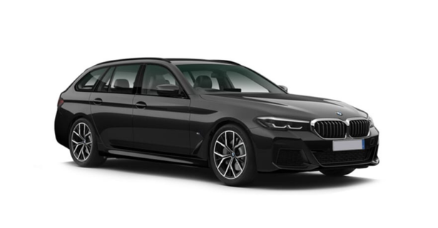Schwarzer BMW 530d xDrive Touring von vorne: leistungsstarker Diesel, Allradantrieb.